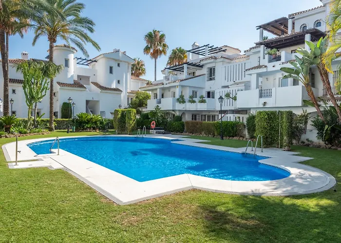 Naranjos Modern 2 Bedroom Penthouse With Views Appartement *