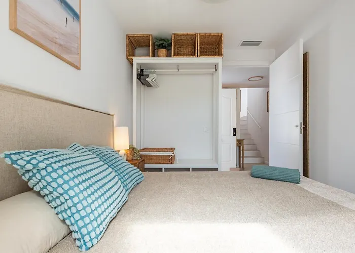 Naranjos Modern 2 Bedroom Penthouse With Views *