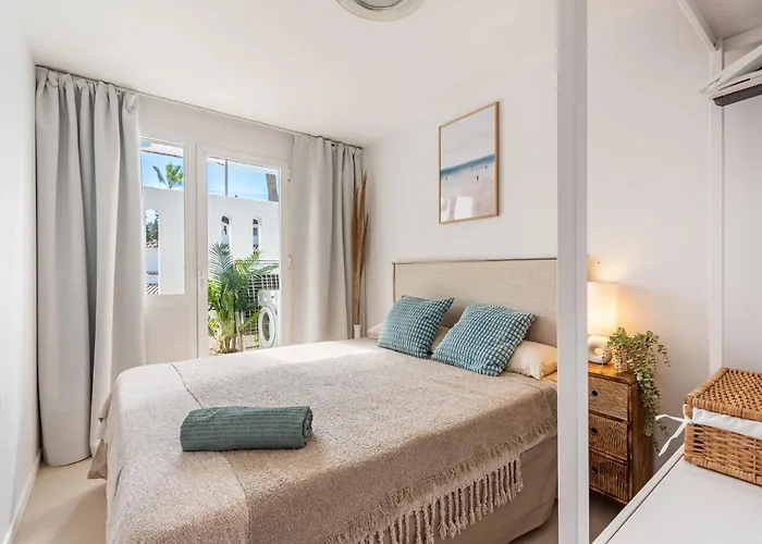 Naranjos Modern 2 Bedroom Penthouse With Views *