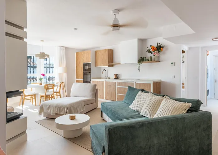 Naranjos Modern 2 Bedroom Penthouse With Views Apartament *