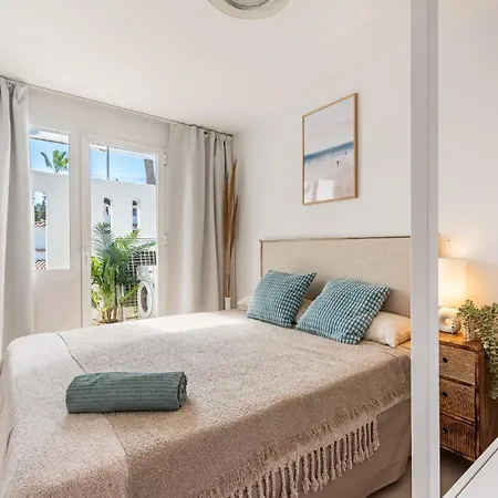 Naranjos Modern 2 Bedroom Penthouse With Views *