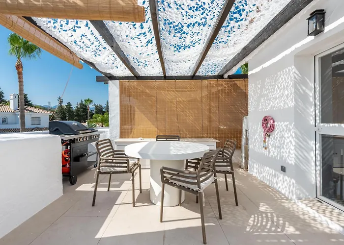 Naranjos Modern 2 Bedroom Penthouse With Views マルベーリャ