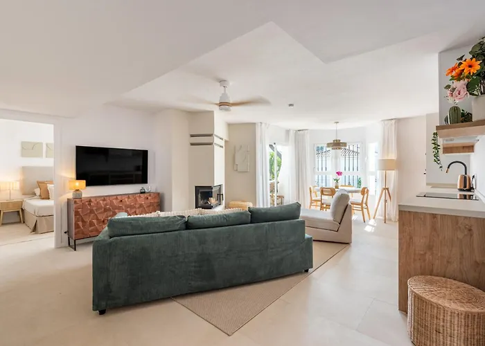 Apartmán Naranjos Modern 2 Bedroom Penthouse With Views